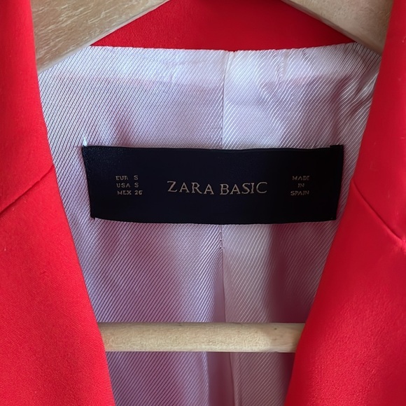 Super gorgeous deep red blazer. Wardrobe Quintessential - Picture 6 of 12